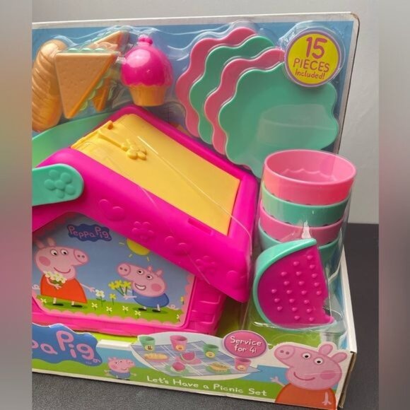 PEPPA PIG'S Let’s Have A Picnic Set 15 Pieces Basket Service For 4 Toy (#8835) - Picture 2 of 9